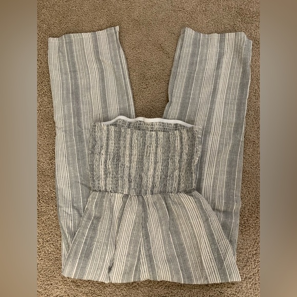 Brand new jumpsuit with tie front stretchable top - Picture 3 of 4